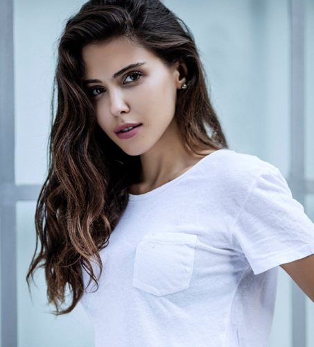 Dilara Aksüyek