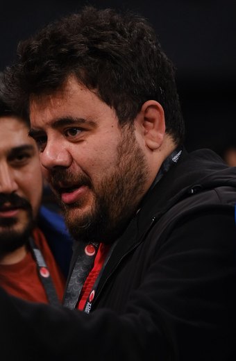 Eser Yenenler