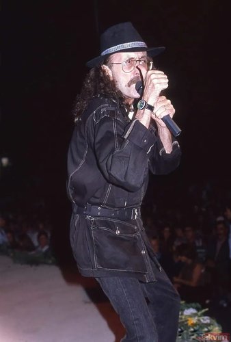 Cem Karaca