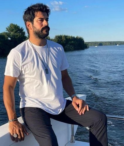Serdar Gökhan