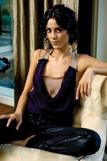 Cansu Dere