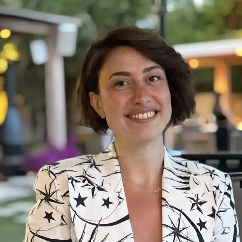 Ayfer Topluoğlu