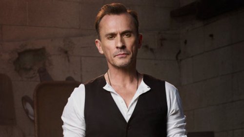 Robert Knepper