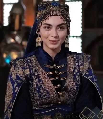 Özge Törer