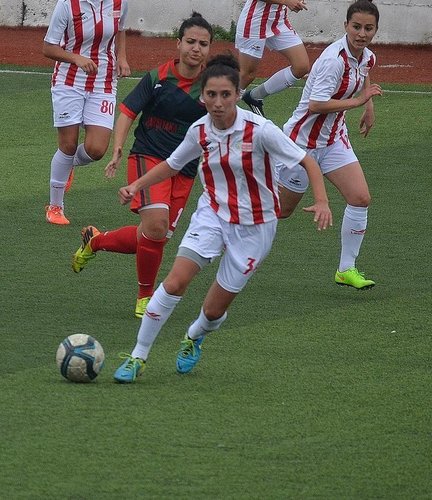 Esra Özkan