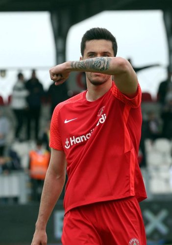 Umut Nayır