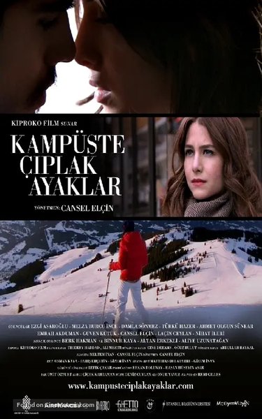 Kampüste Çıplak Ayaklar