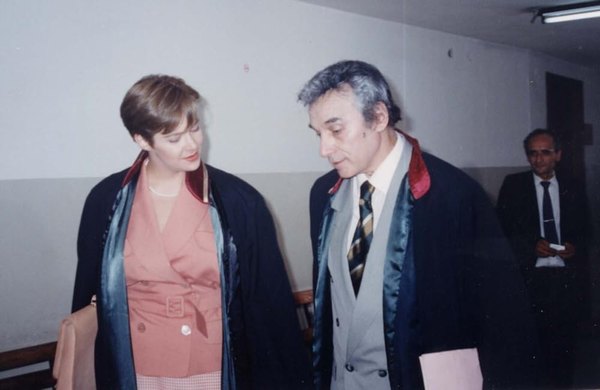 Çakalların İzinde